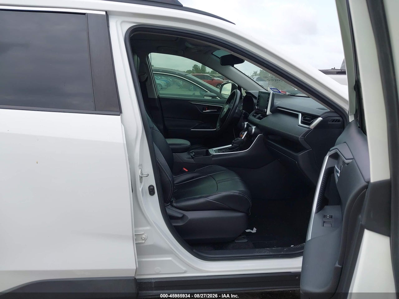 2019 TOYOTA RAV4 XLE · 5/11