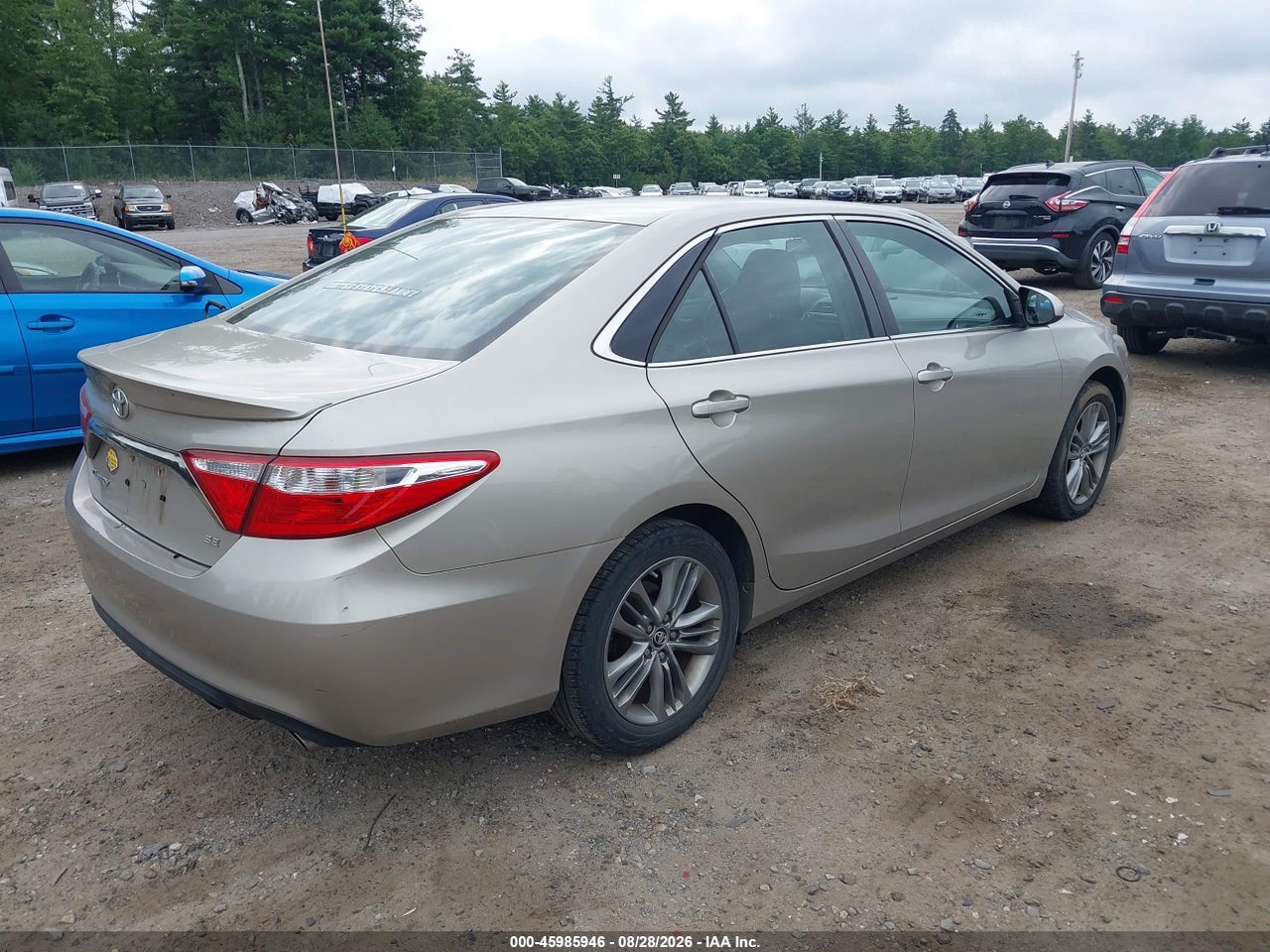 2015 TOYOTA CAMRY SE · 4/11
