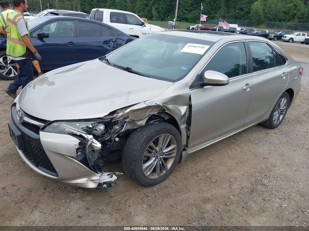 2015 TOYOTA CAMRY SE · 2/11