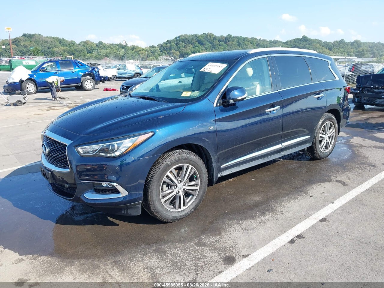 2017 INFINITI QX60 · 2/11