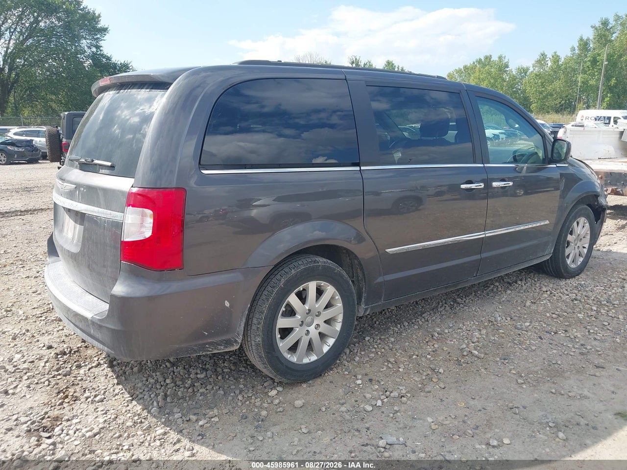 2016 CHRYSLER TOWN &amp; COUNTRY TOURING · 4/11