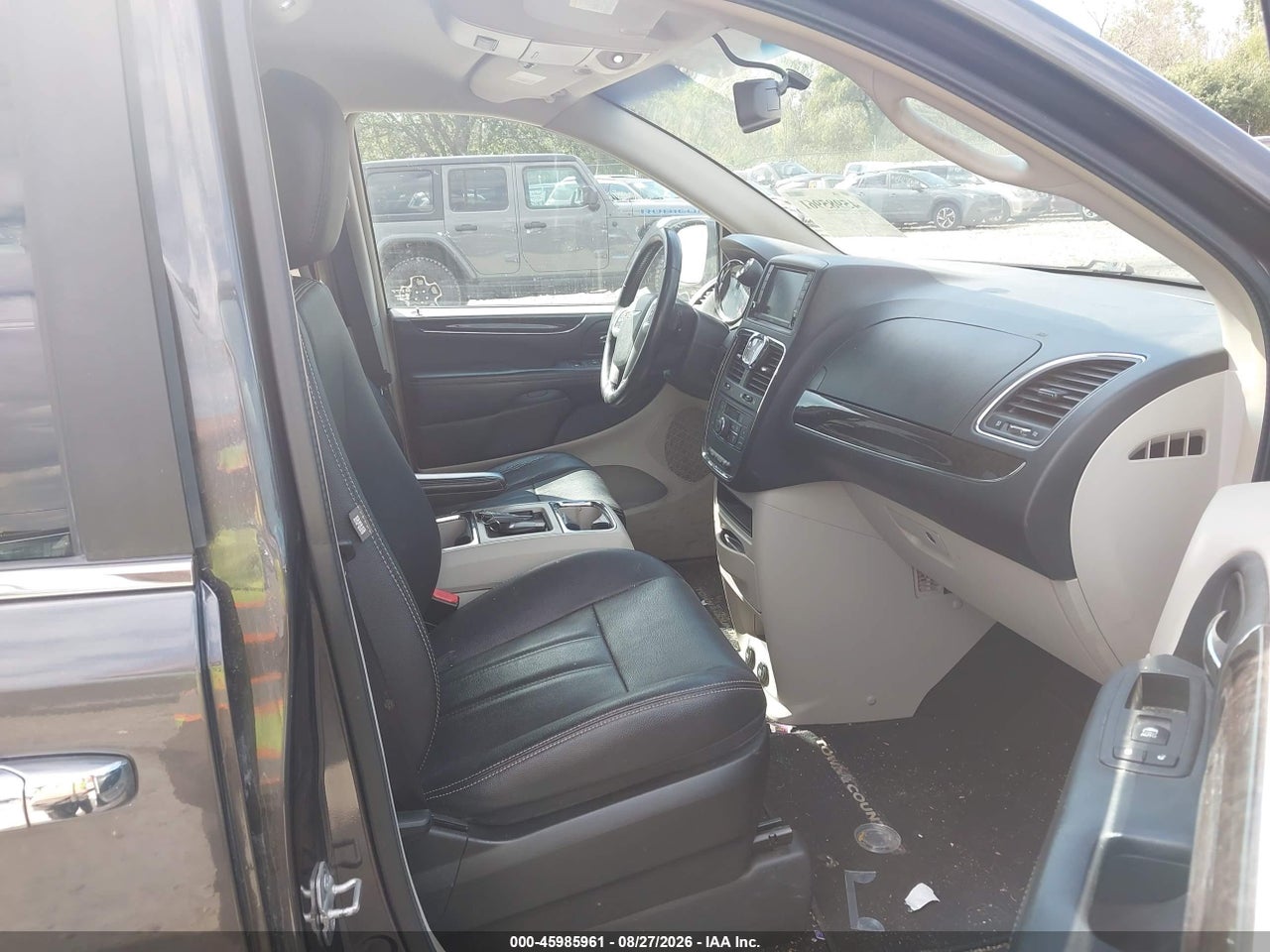 2016 CHRYSLER TOWN &amp; COUNTRY TOURING · 5/11
