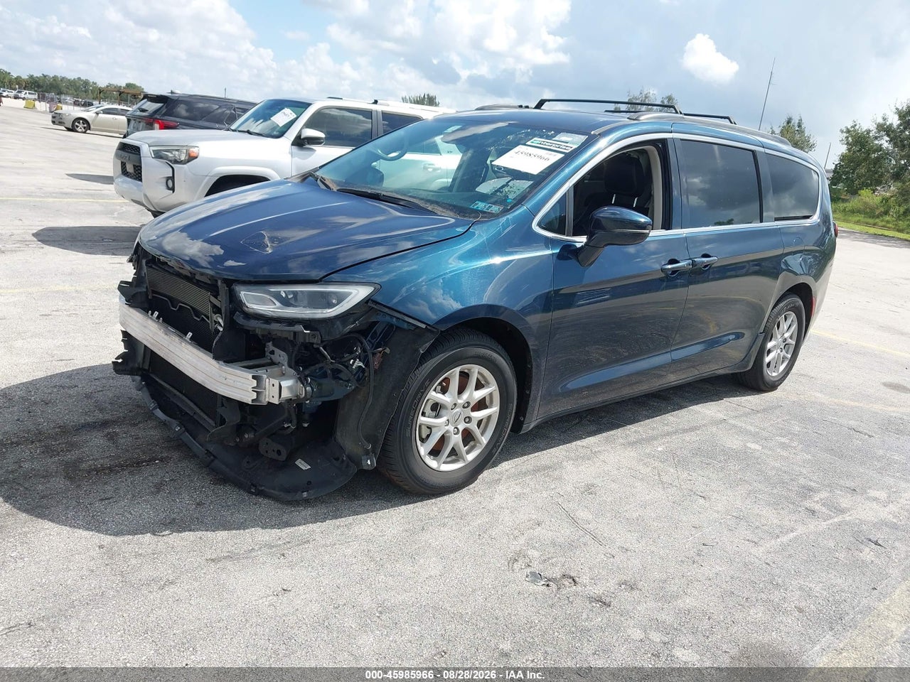 2022 CHRYSLER PACIFICA TOURING L · 2/11