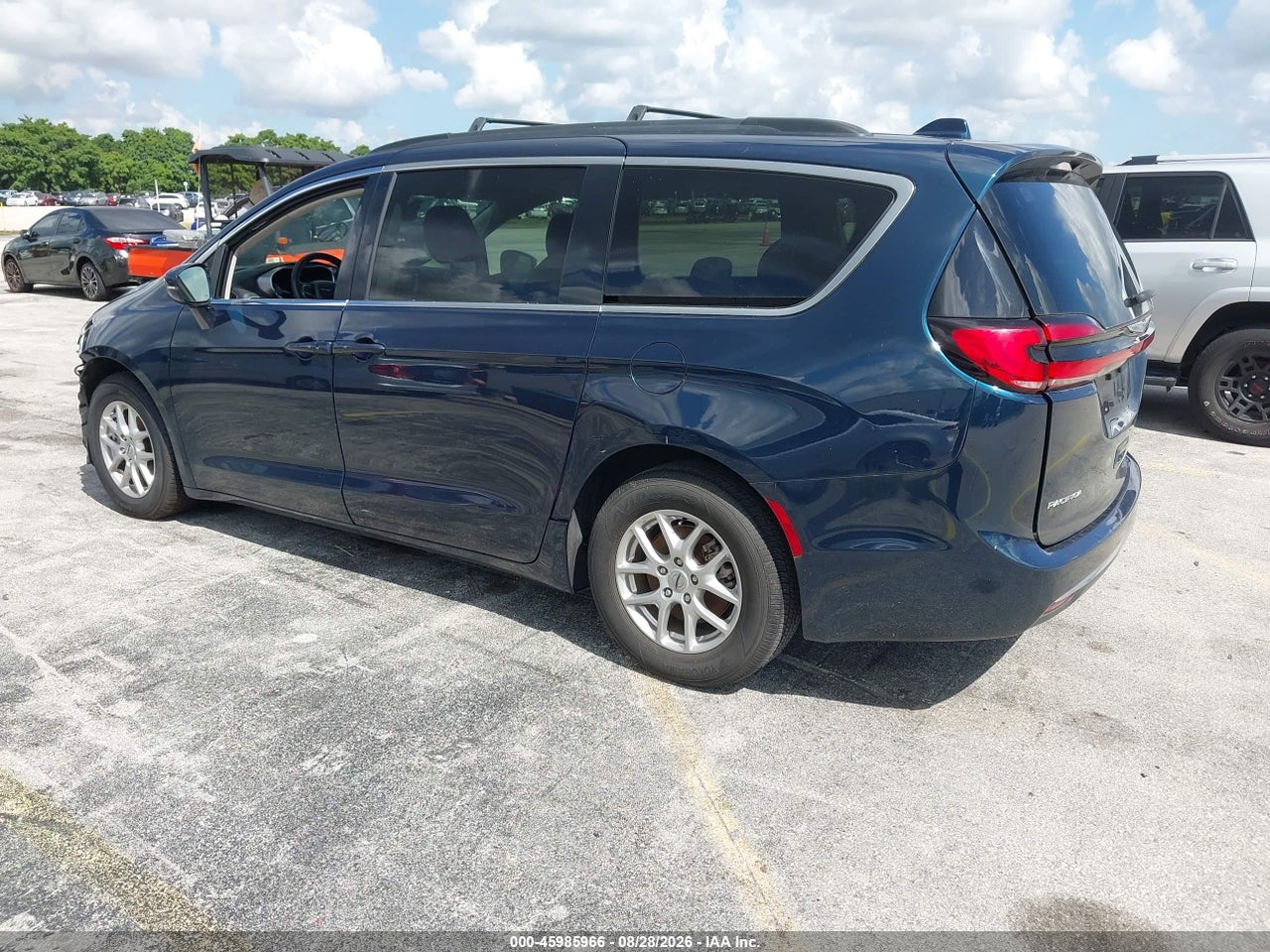 2022 CHRYSLER PACIFICA TOURING L · 3/11