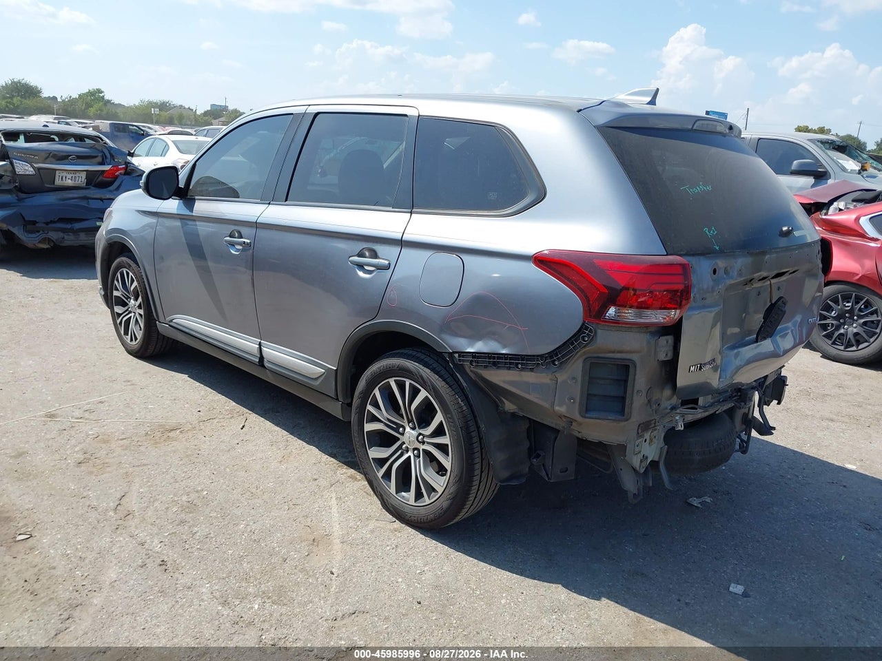 2018 MITSUBISHI OUTLANDER SE · 3/10