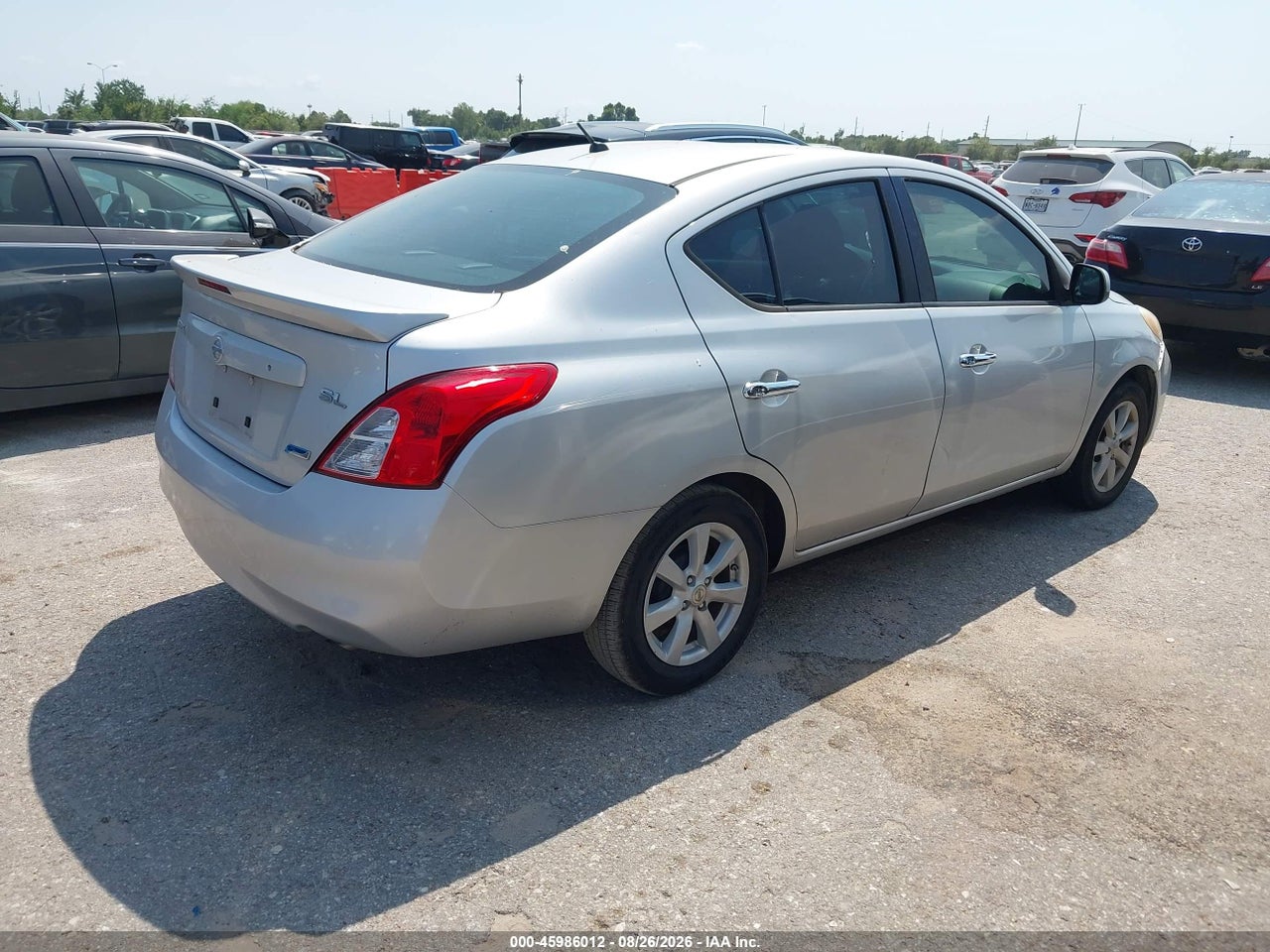 2013 NISSAN VERSA 1.6 SL · 4/11