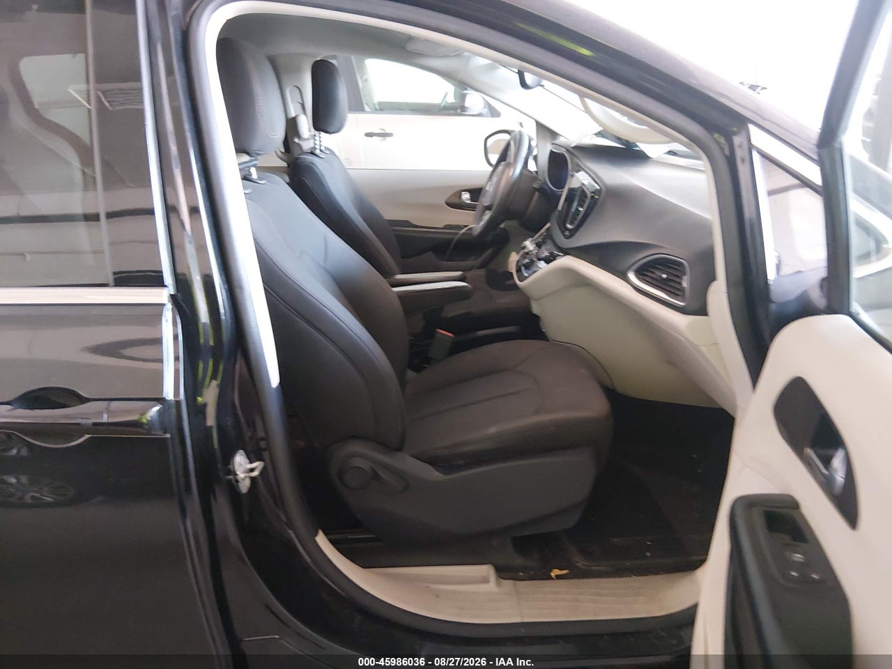 2017 CHRYSLER PACIFICA TOURING · 5/11
