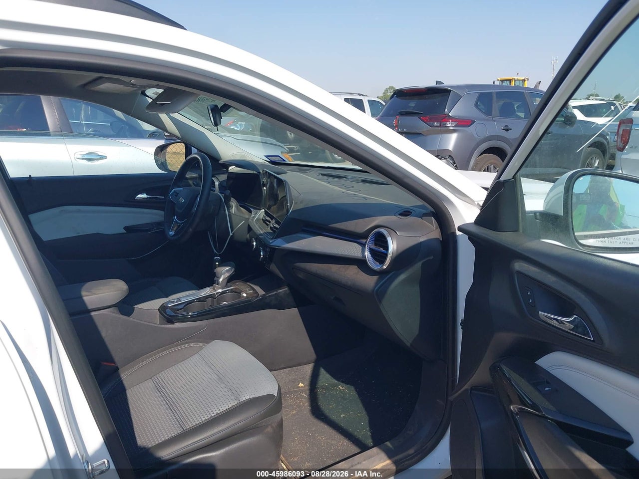 2025 CHEVROLET TRAX FWD LT · 5/11