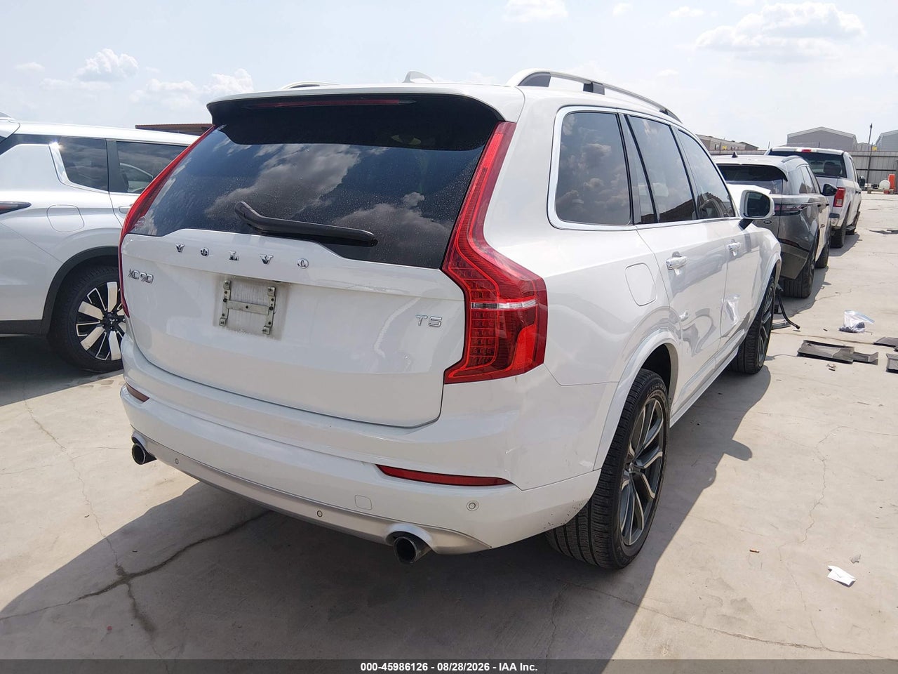 2019 VOLVO XC90 T5 MOMENTUM · 4/11