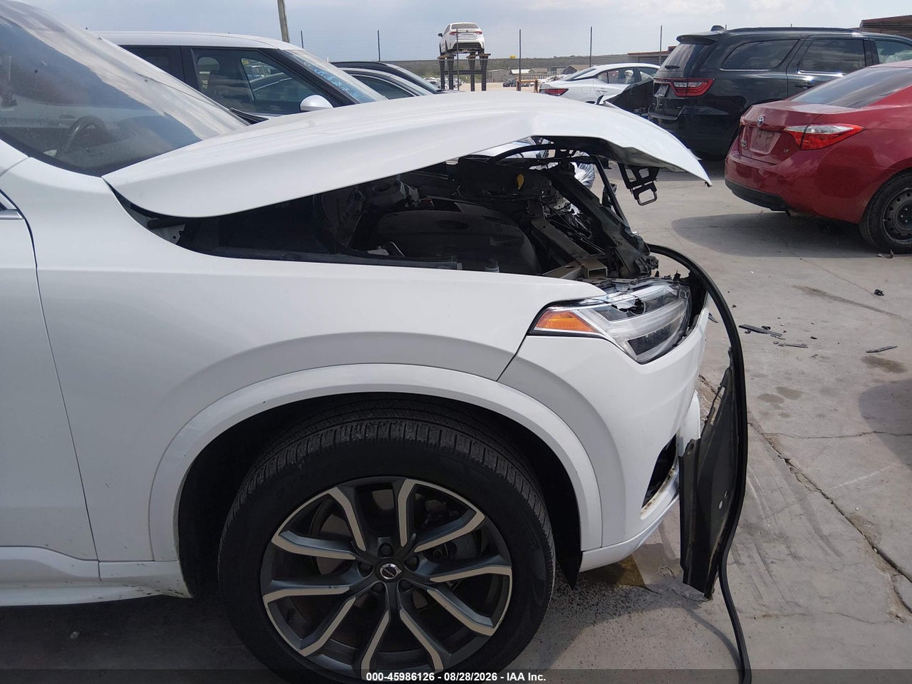 2019 VOLVO XC90 T5 MOMENTUM · 6/11