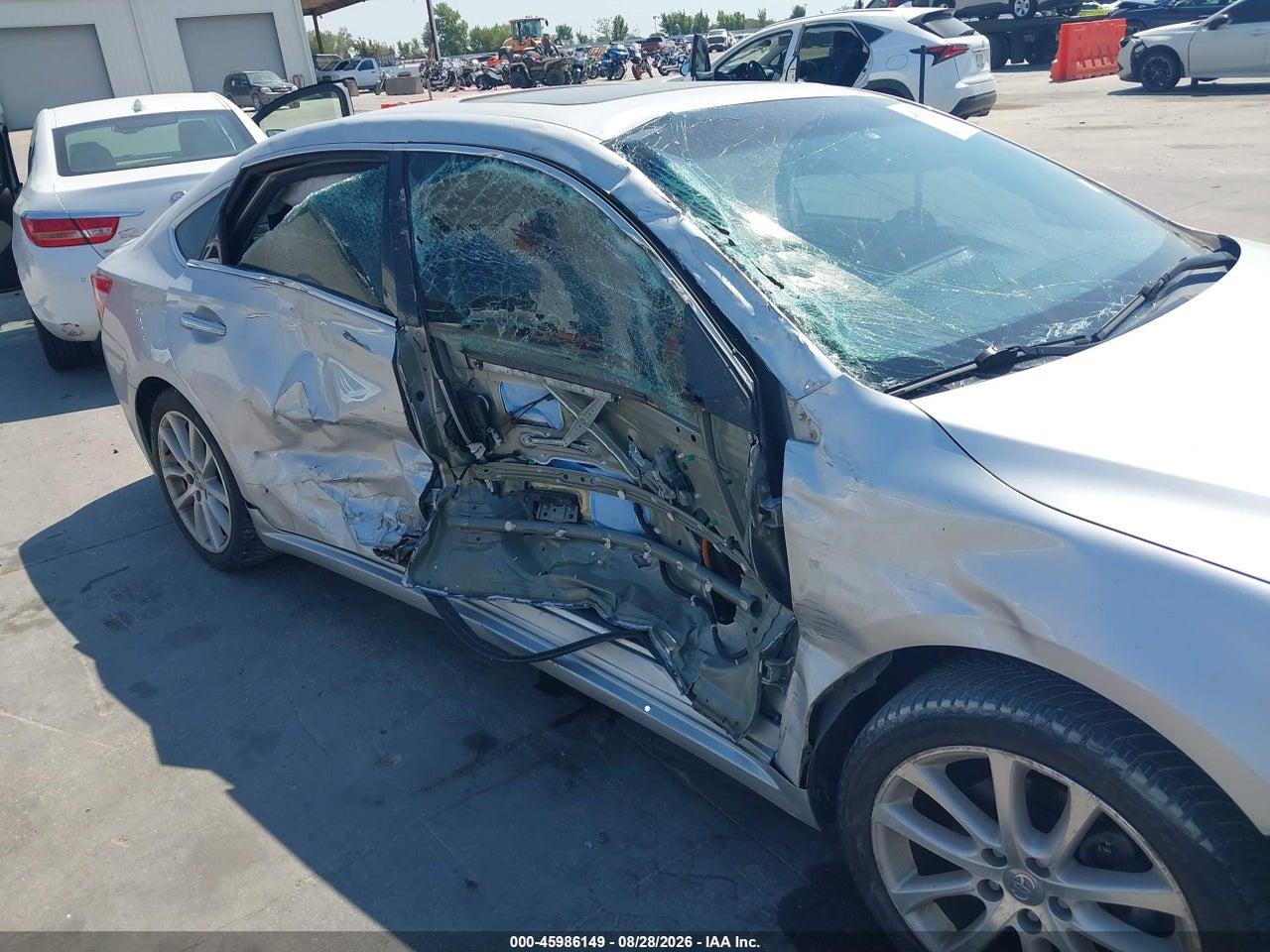 2013 TOYOTA AVALON LIMITED · 6/11