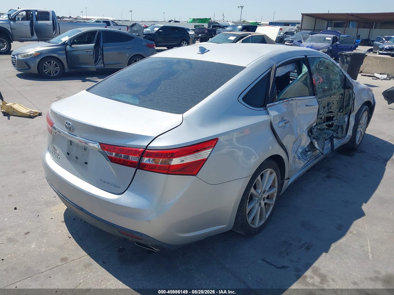 2013 TOYOTA AVALON LIMITED · 4/11