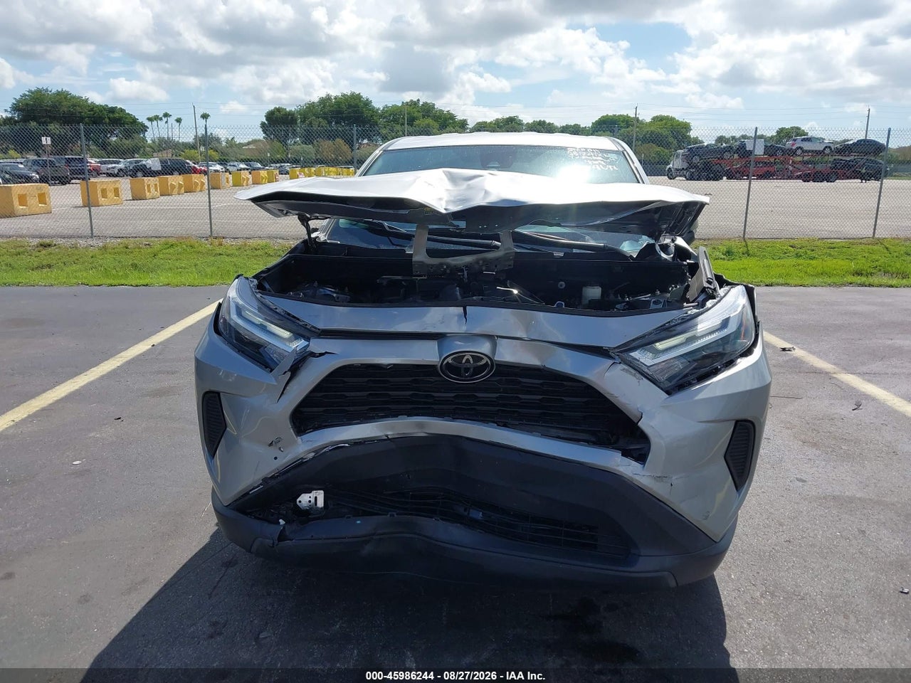 2024 TOYOTA RAV4 LE · 6/10