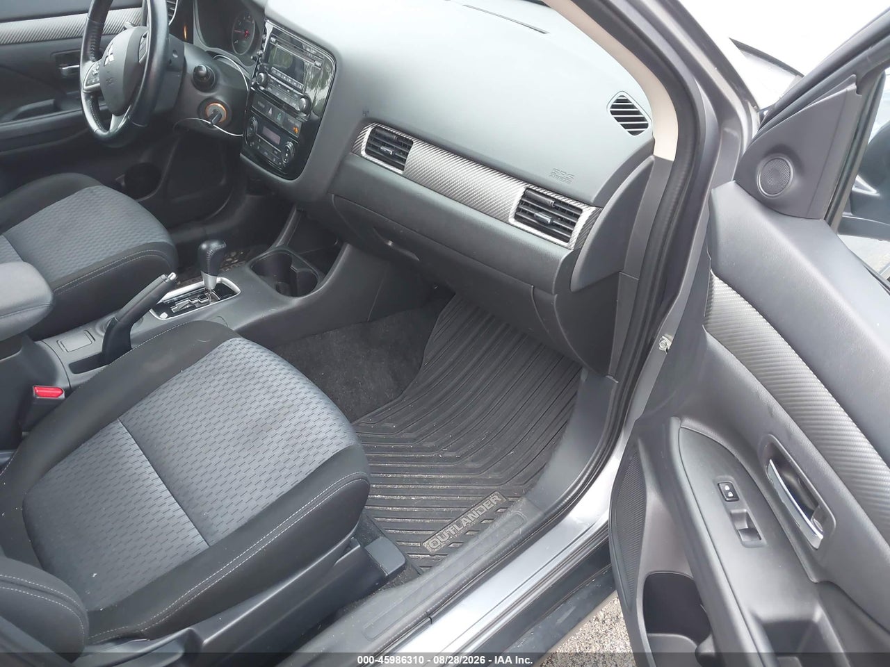 2015 MITSUBISHI OUTLANDER ES · 5/11