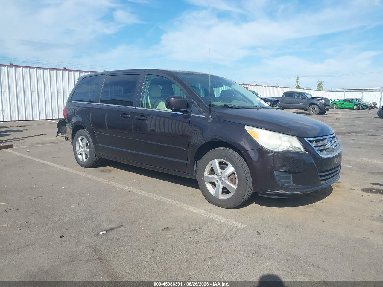 2V4RW3D1XAR****** · 2010 VOLKSWAGEN ROUTAN SE