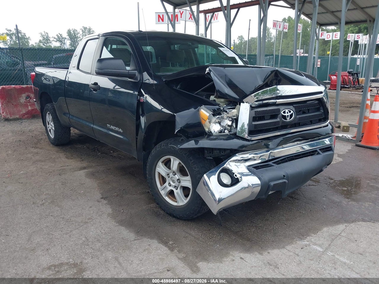 5TFUY5F10AX****** · 2010 TOYOTA TUNDRA GRADE 5.7L V8