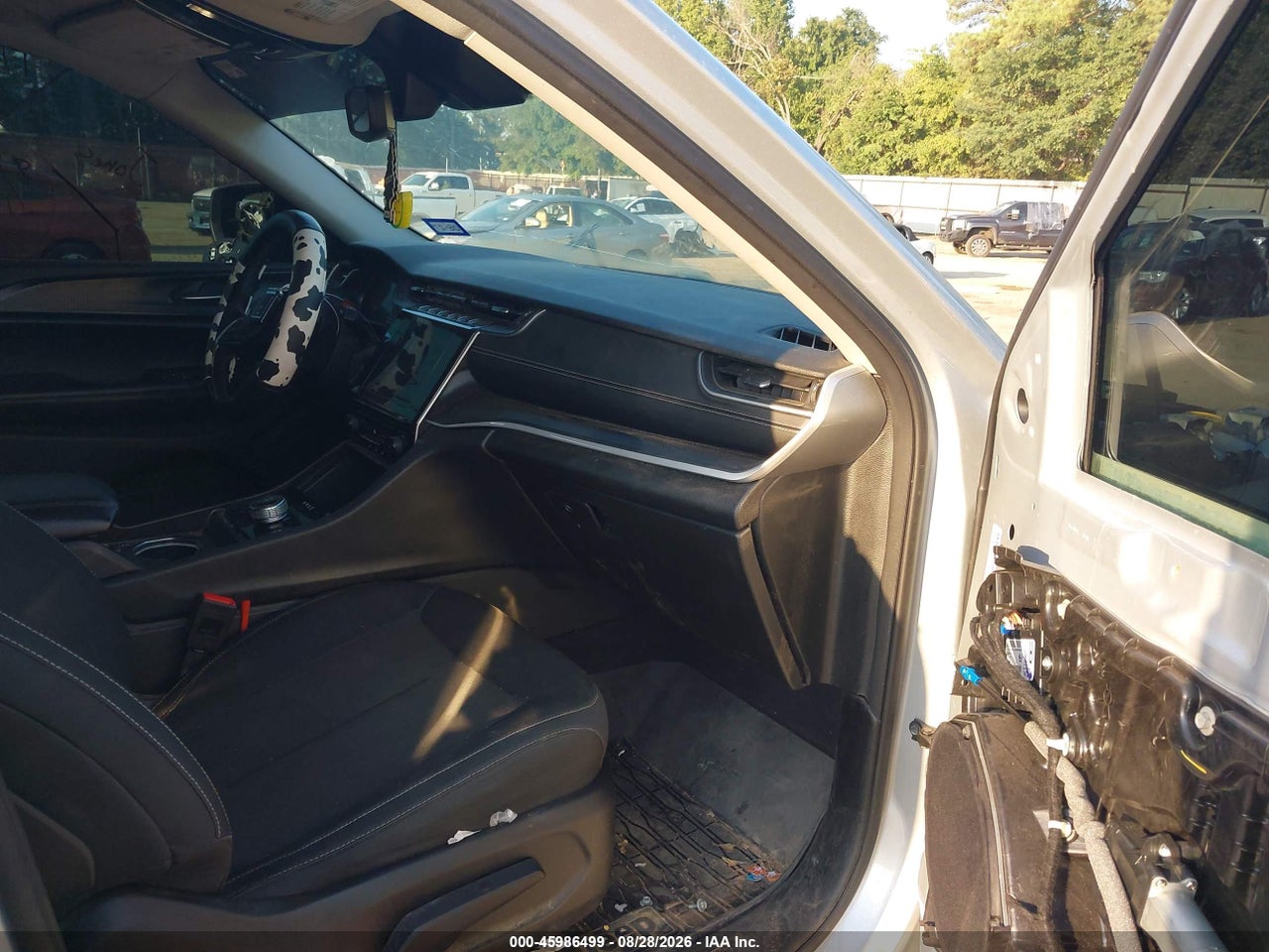 2023 JEEP GRAND CHEROKEE L LAREDO 4X4 · 5/11