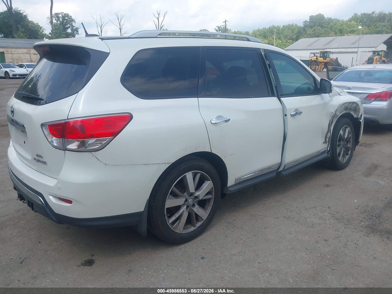 2015 NISSAN PATHFINDER PLATINUM · 4/11