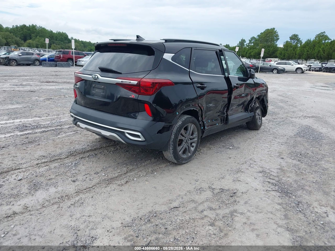 2021 KIA SELTOS S · 4/11