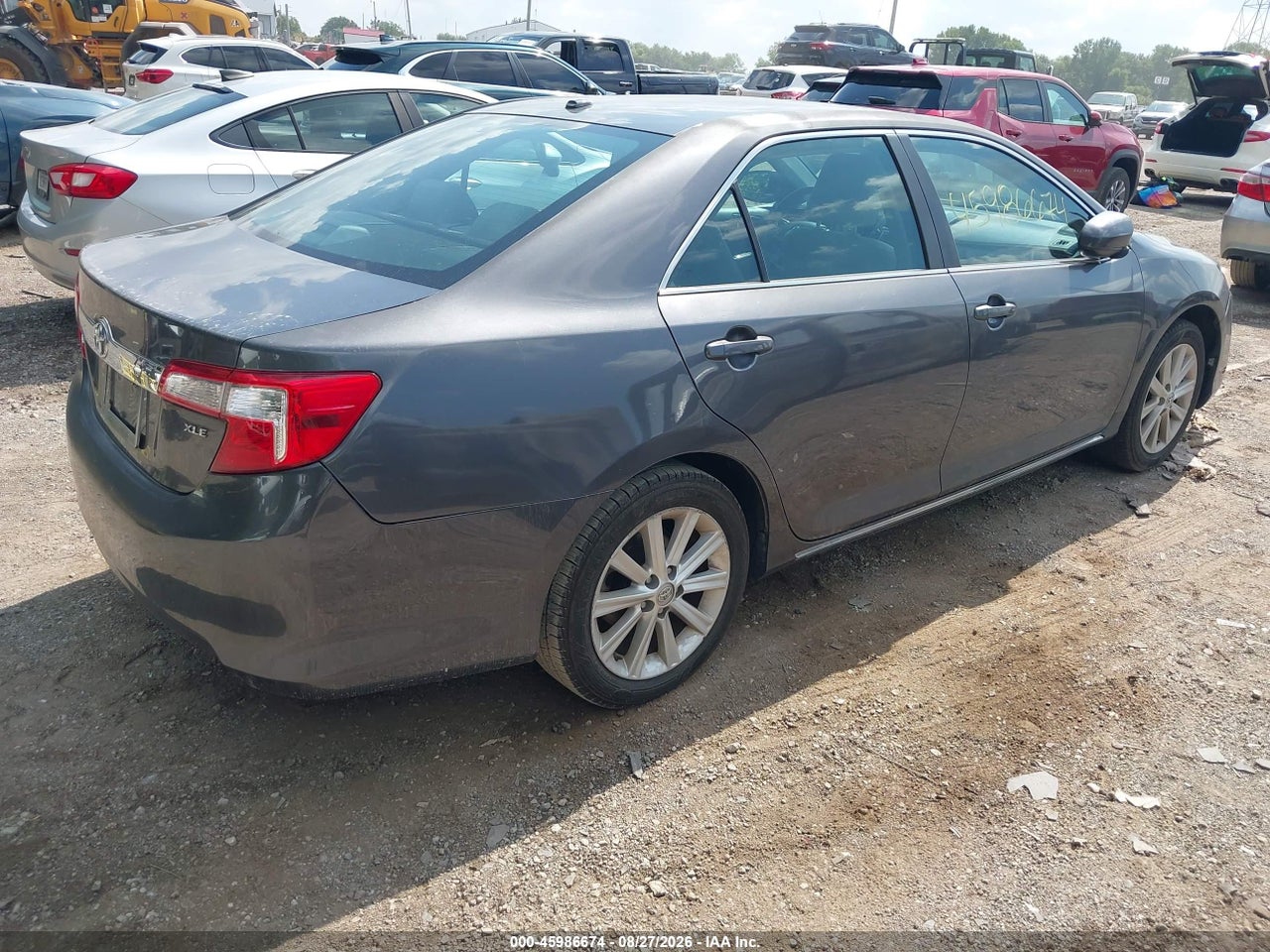 2014 TOYOTA CAMRY XLE V6 · 4/11