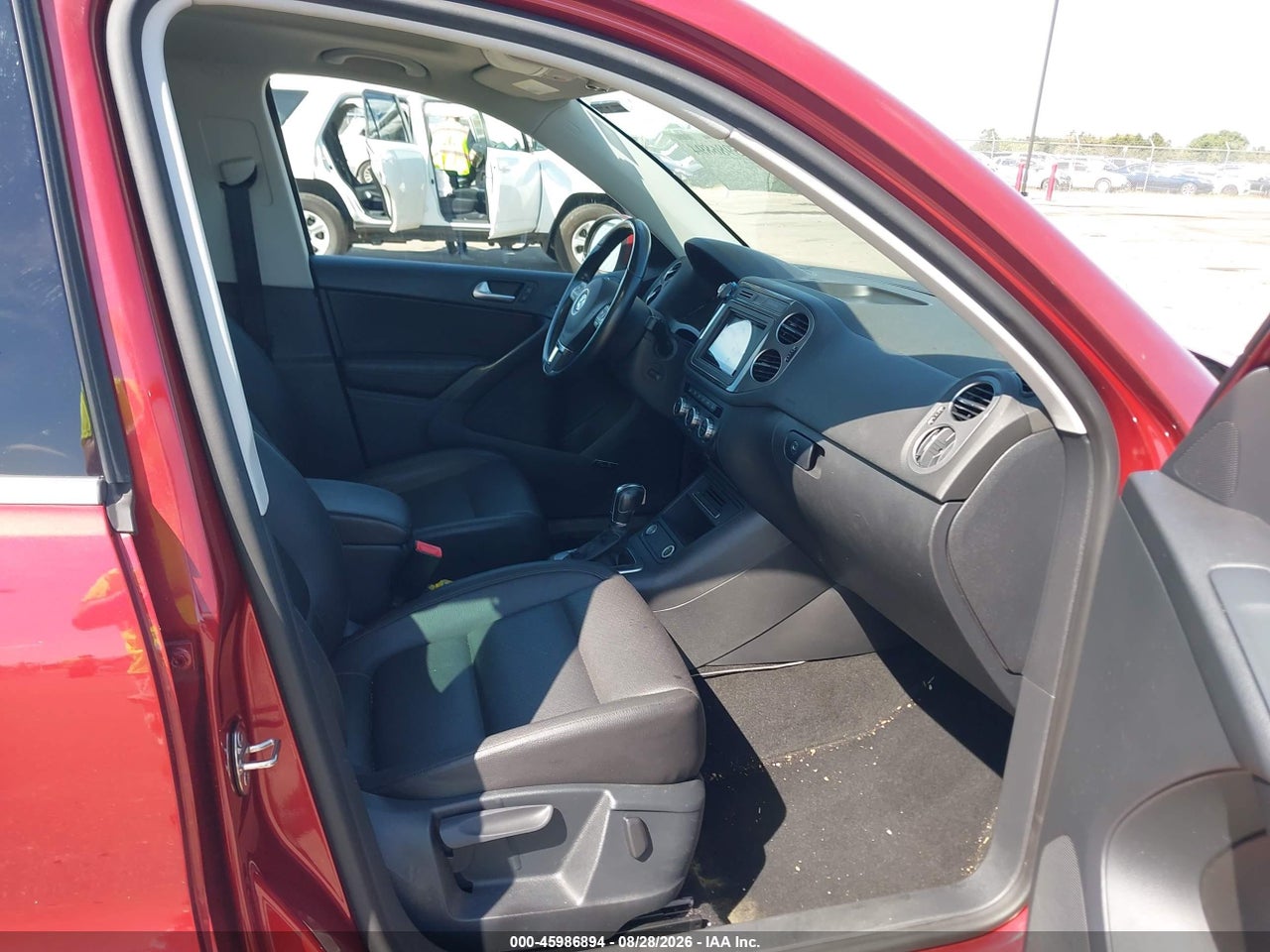 2015 VOLKSWAGEN TIGUAN SEL · 5/11