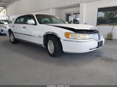 2000 LINCOLN TOWN CAR EXECUTIVE