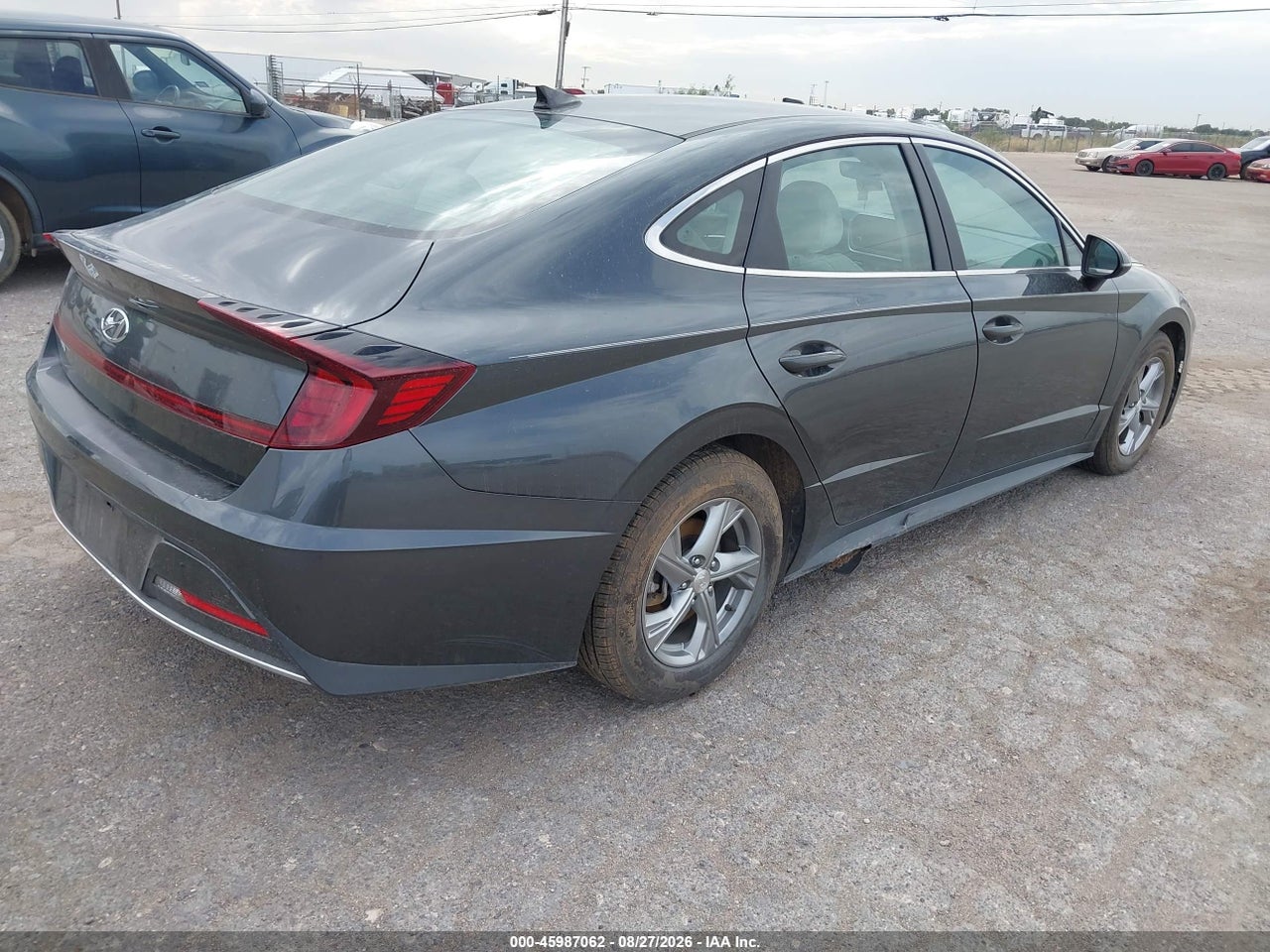 2022 HYUNDAI SONATA SE · 4/11
