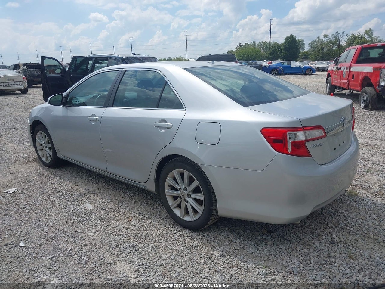 2013 TOYOTA CAMRY XLE V6 · 3/11