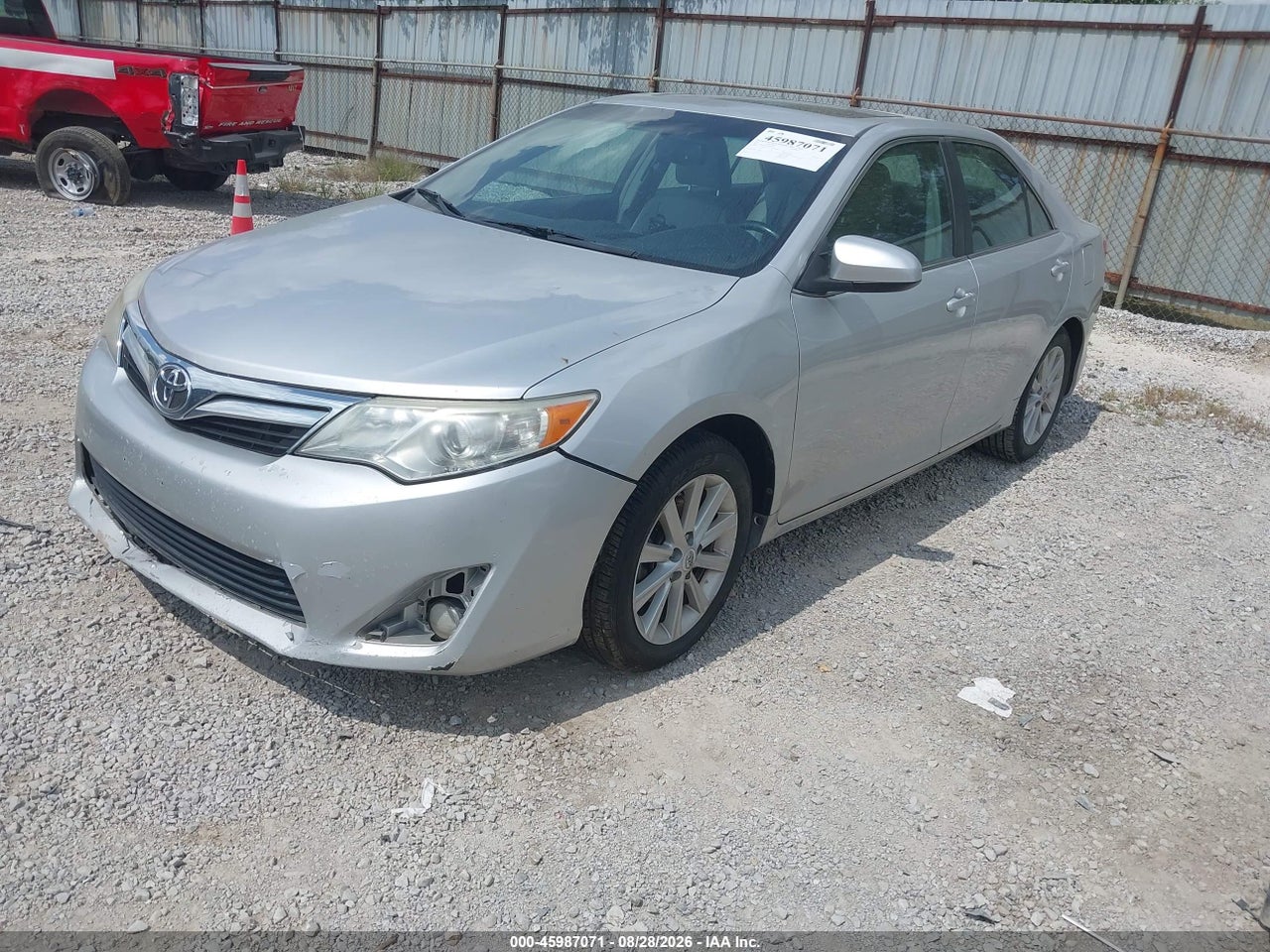 2013 TOYOTA CAMRY XLE V6 · 2/11