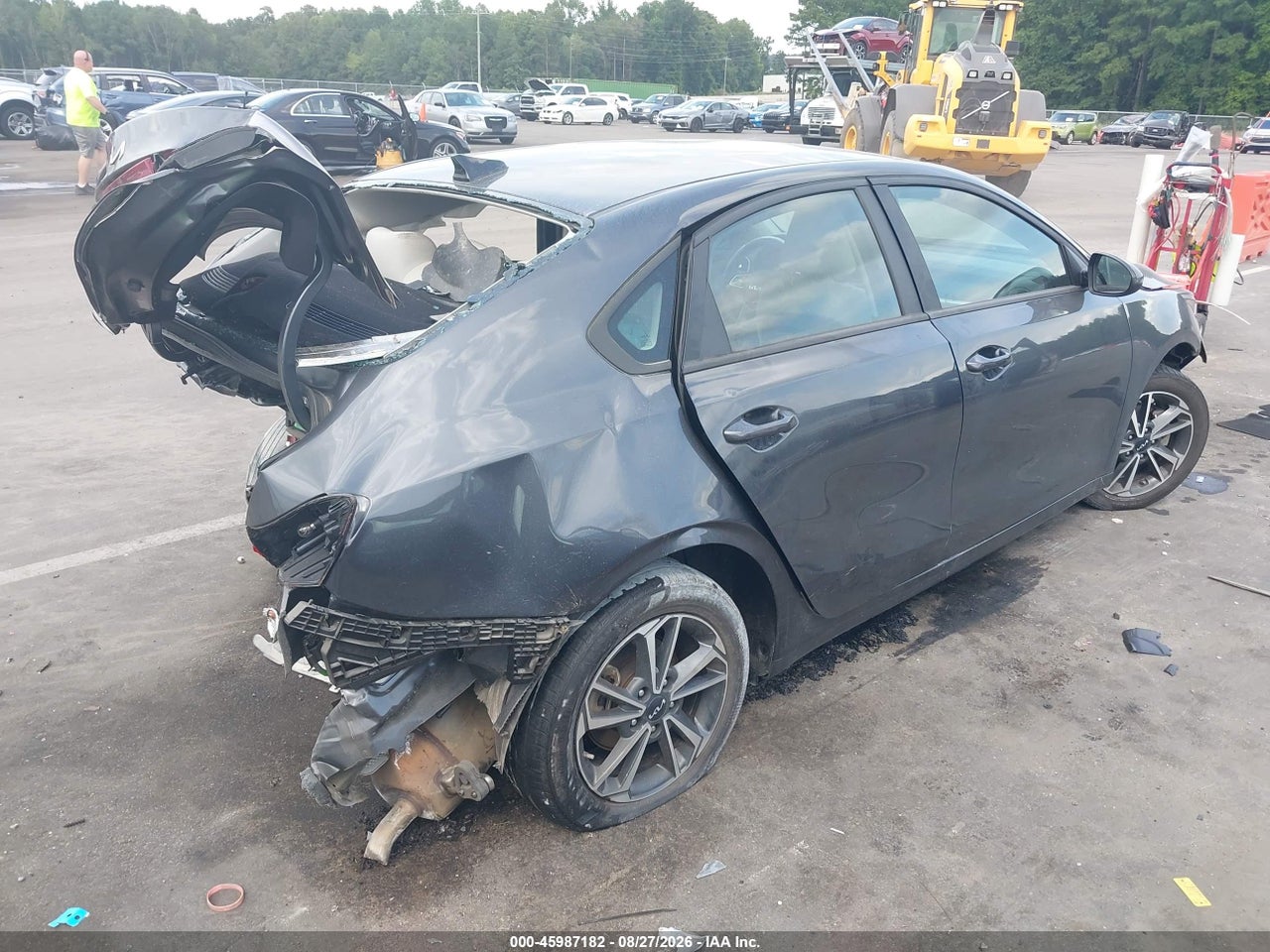 2023 KIA FORTE LXS · 4/10