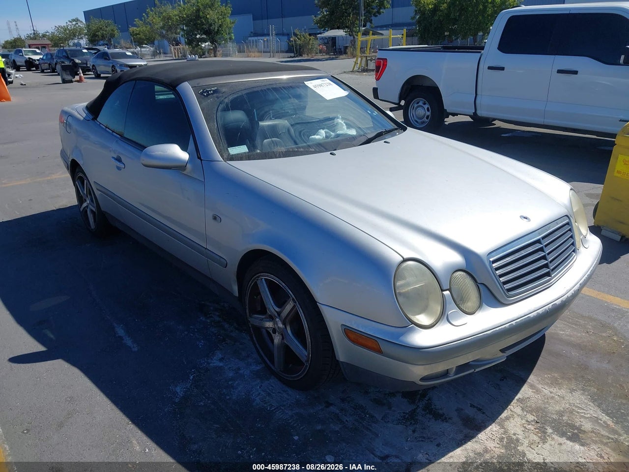 WDBLK65G8XT****** · 1999 MERCEDES-BENZ CLK 320
