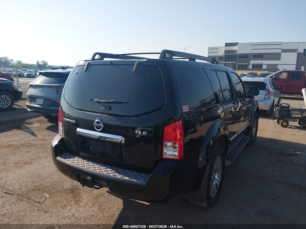 2012 NISSAN PATHFINDER LE · 4/11
