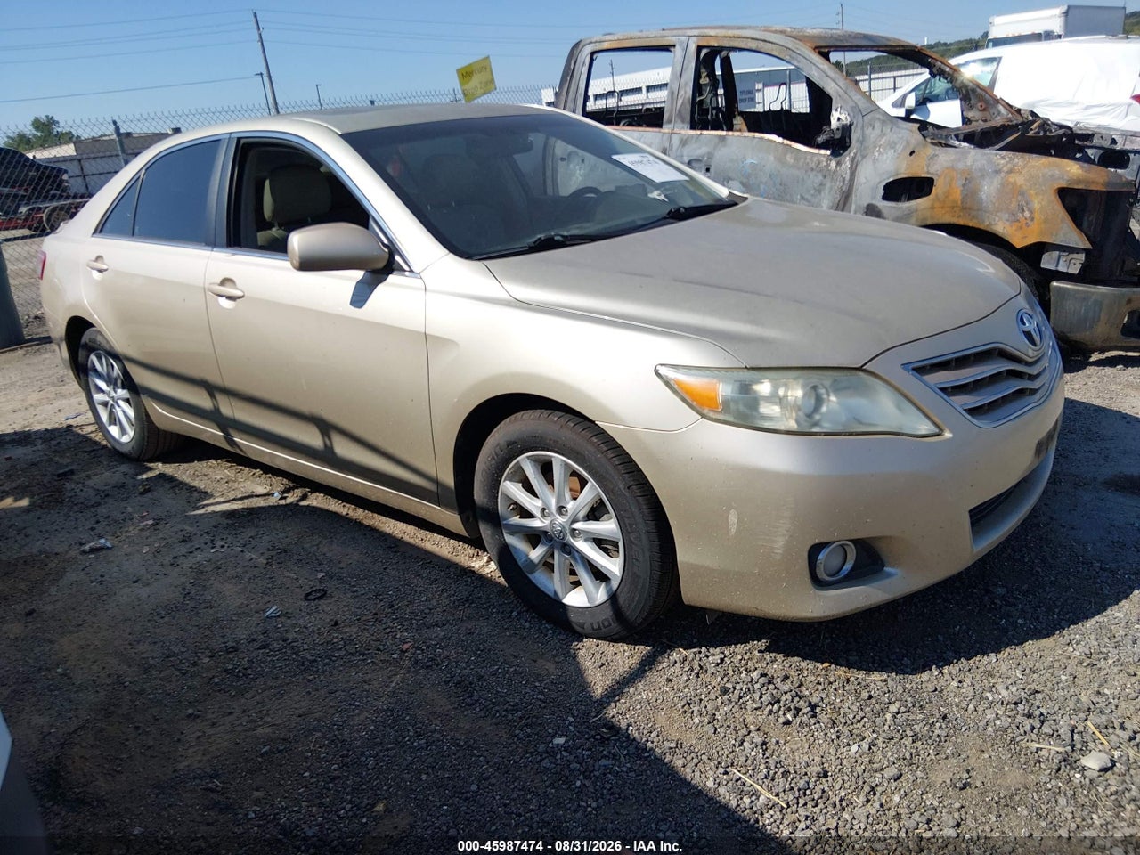 2011 TOYOTA CAMRY XLE