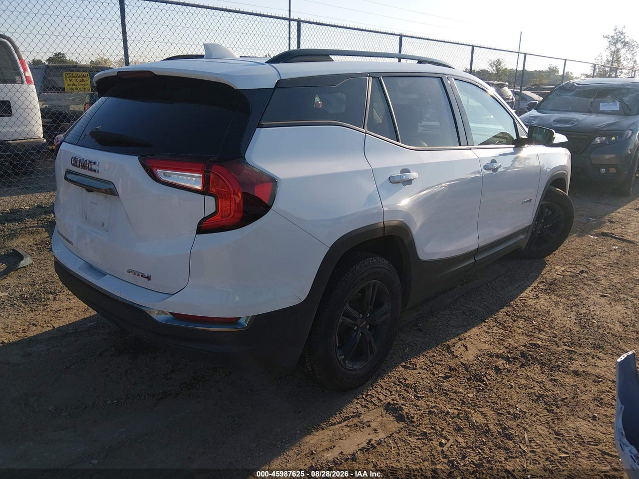 2024 GMC TERRAIN AWD AT4 · 4/11