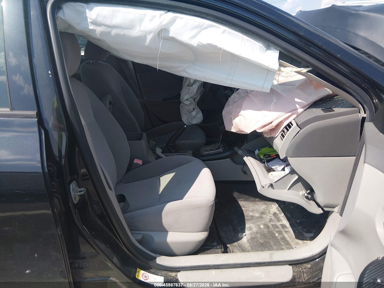 2010 TOYOTA COROLLA LE · 5/10
