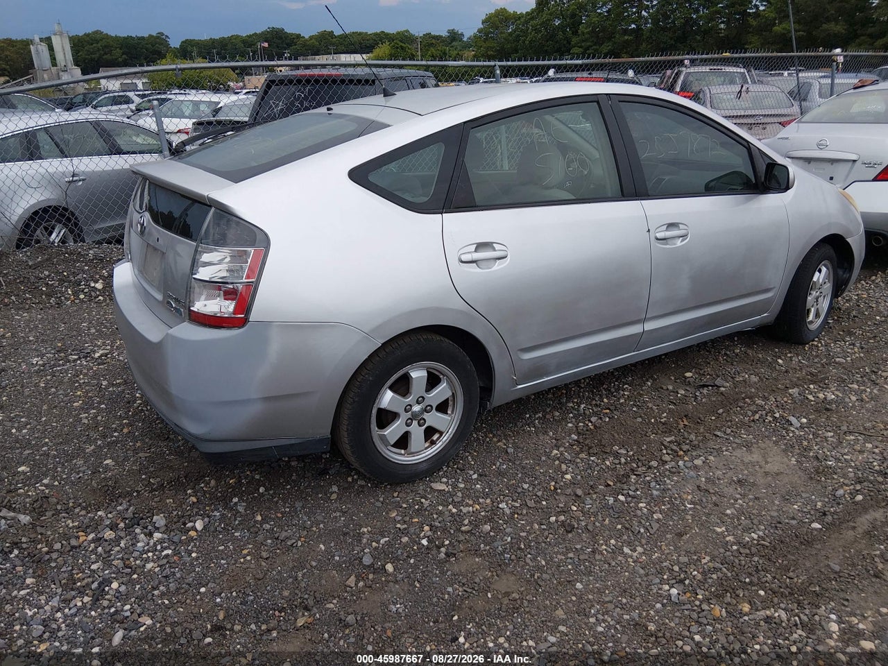 2005 TOYOTA PRIUS   · 4/10