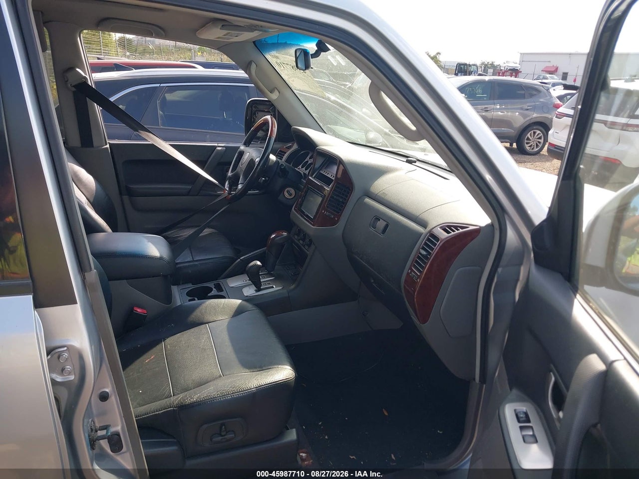 2005 MITSUBISHI MONTERO LIMITED · 5/11