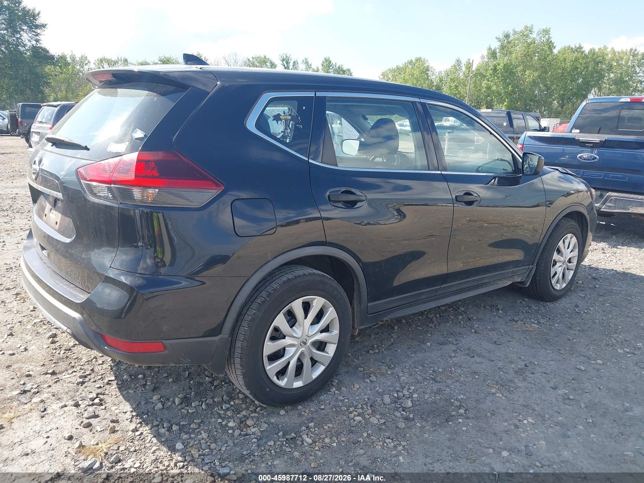 2018 NISSAN ROGUE S · 4/11