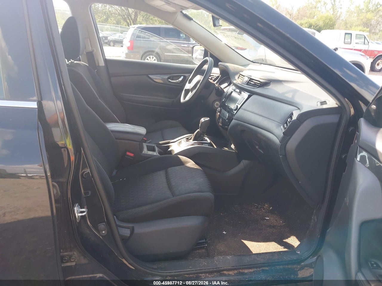 2018 NISSAN ROGUE S · 5/11