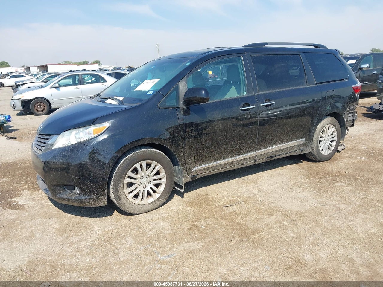 2017 TOYOTA SIENNA XLE 8 PASSENGER · 2/11