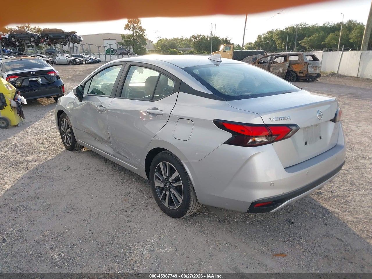 2021 NISSAN VERSA SV XTRONIC CVT · 3/10