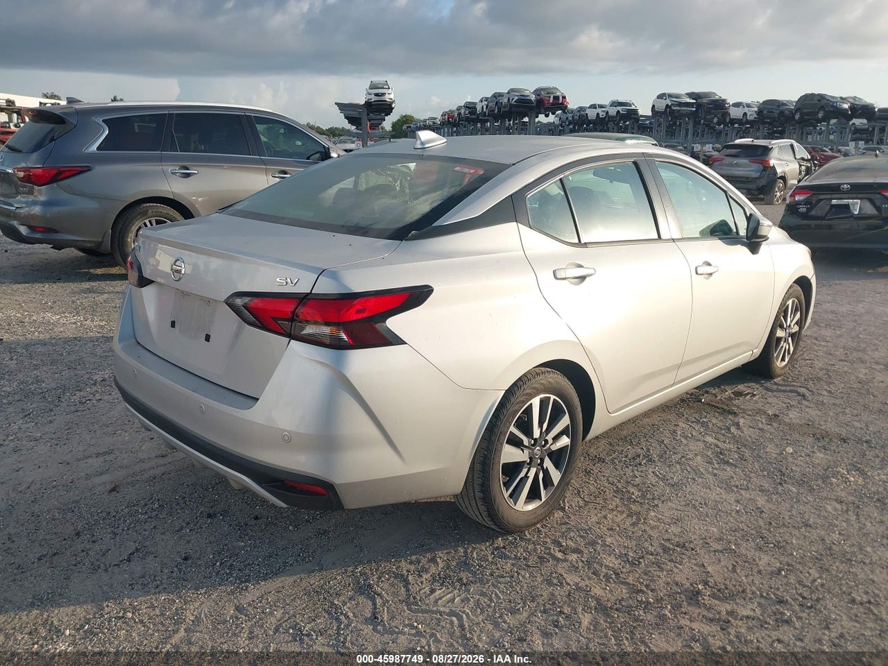 2021 NISSAN VERSA SV XTRONIC CVT · 4/10