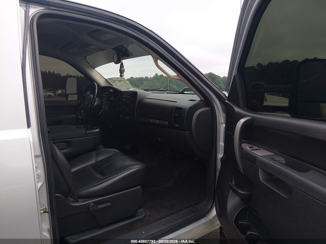 2011 CHEVROLET SILVERADO 2500HD LT · 5/11