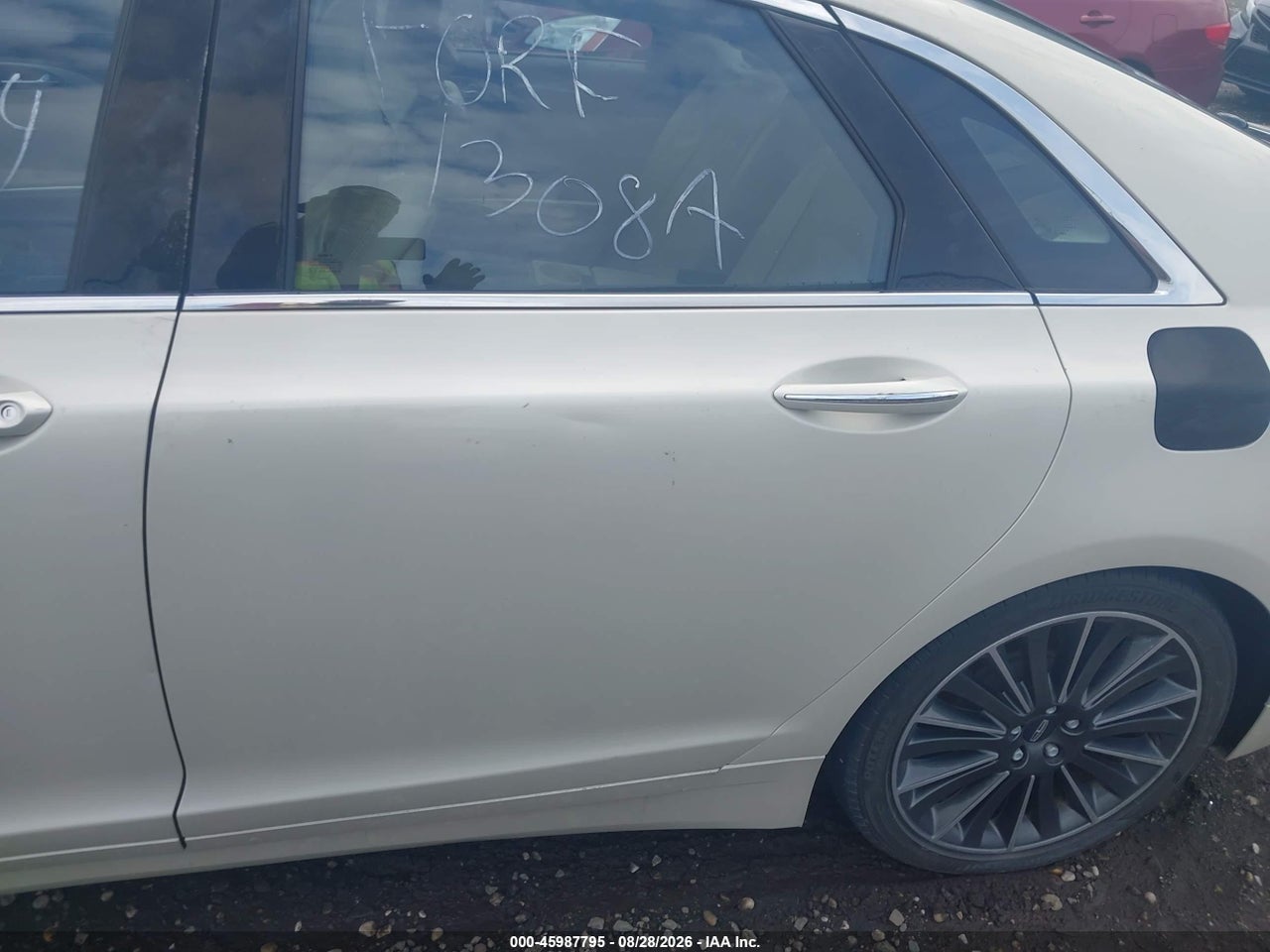 2015 LINCOLN MKZ   · 6/10