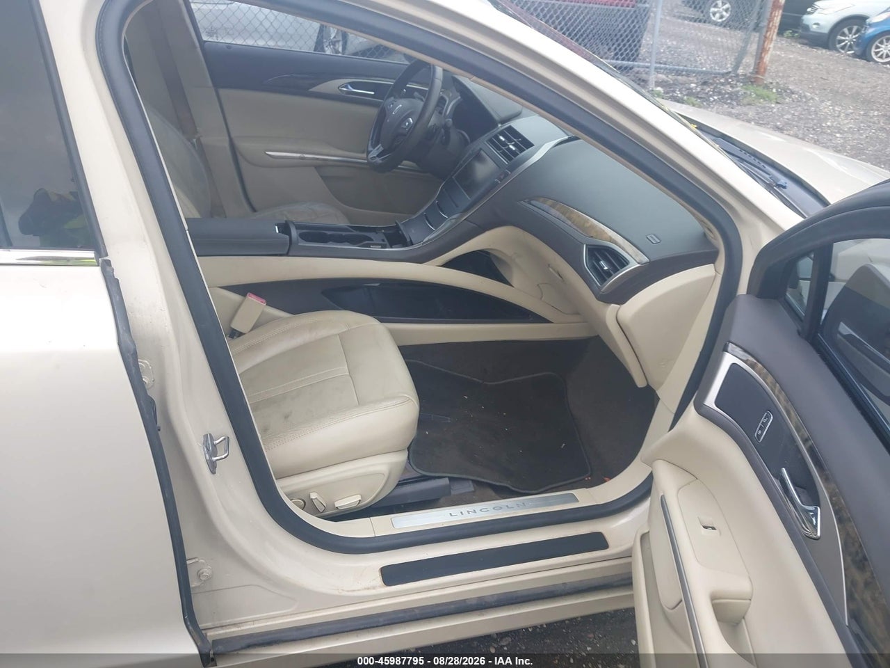 2015 LINCOLN MKZ   · 5/10