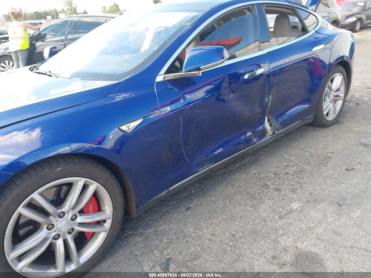 2015 TESLA MODEL S 70D/85D/P85D · 6/9