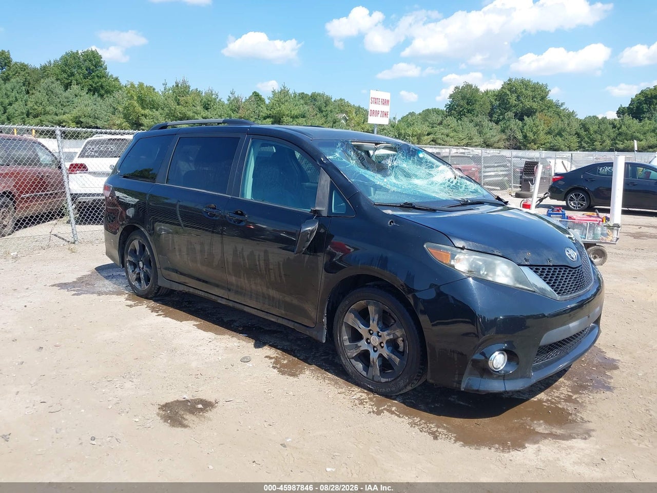 2012 TOYOTA SIENNA SE 8 PASSENGER