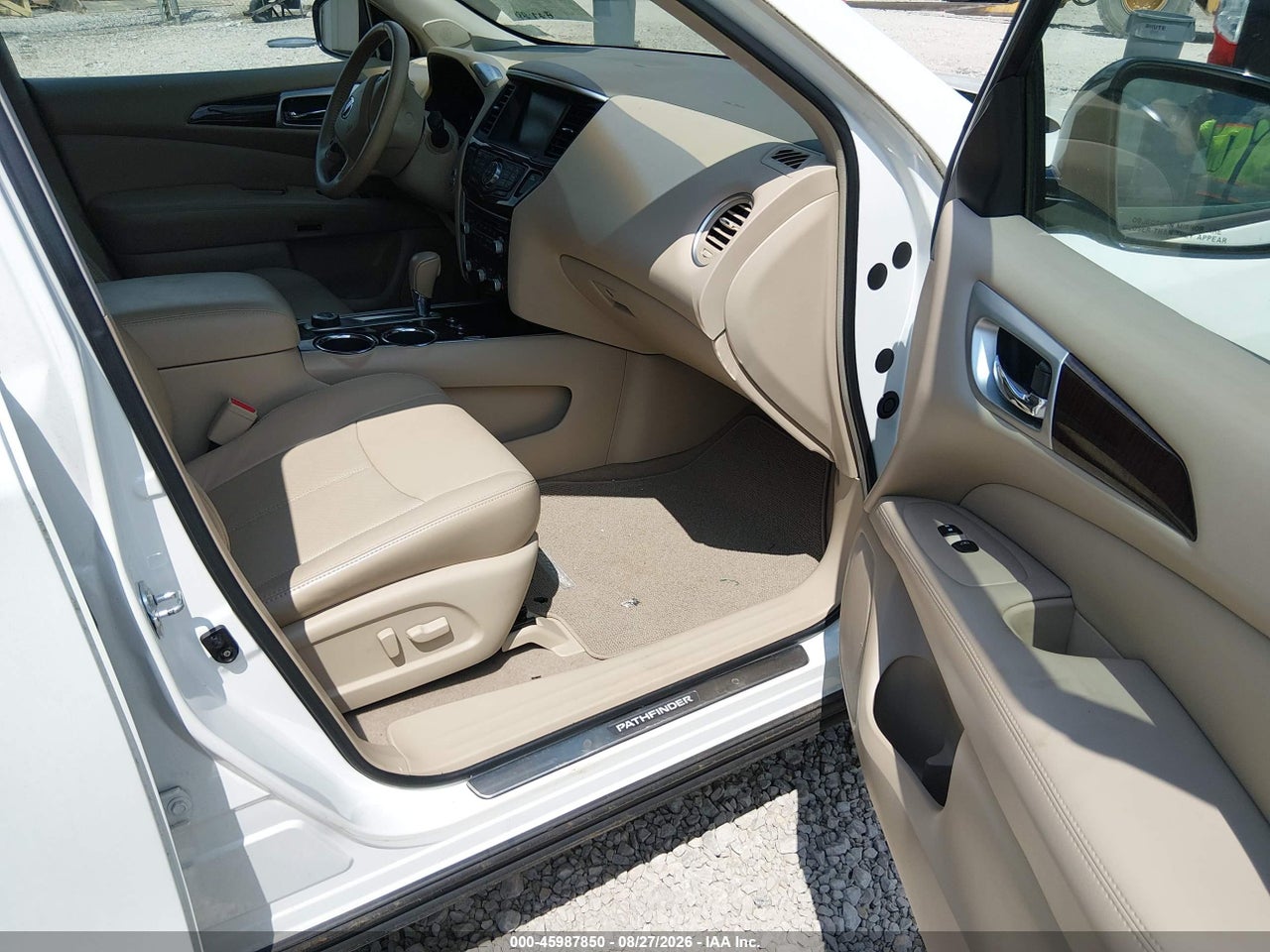 2013 NISSAN PATHFINDER PLATINUM · 5/11