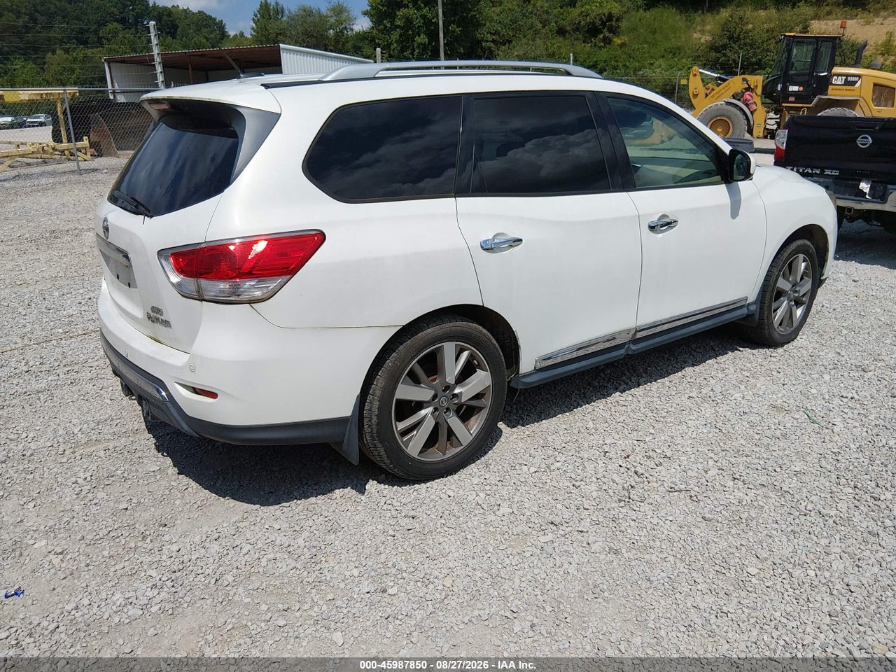 2013 NISSAN PATHFINDER PLATINUM · 4/11
