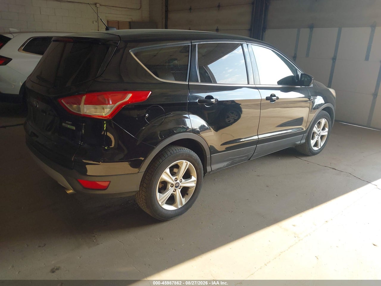 2016 FORD ESCAPE SE · 4/11